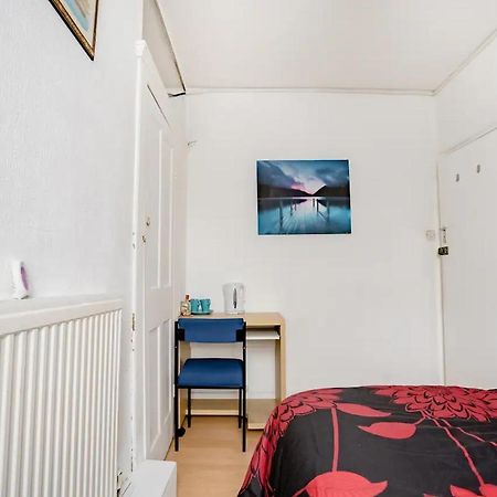 Homestay Near Tottenham Hotspur Stadium London Eksteriør billede
