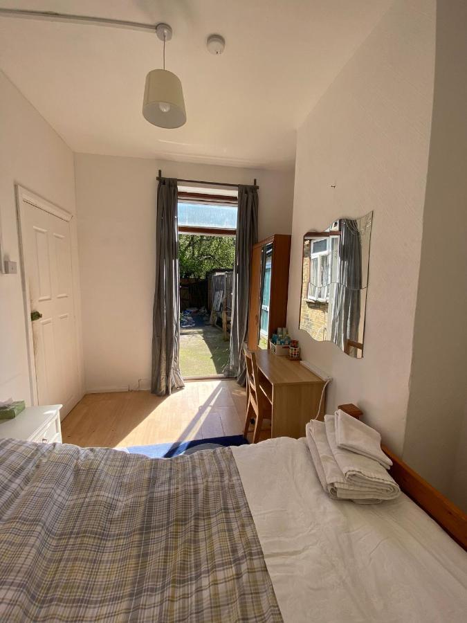 Homestay Near Tottenham Hotspur Stadium London Eksteriør billede