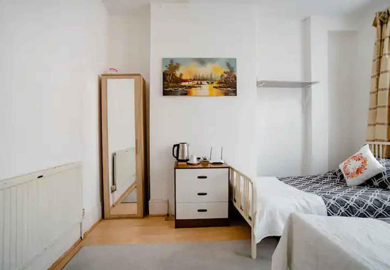 Homestay Near Tottenham Hotspur Stadium London Eksteriør billede