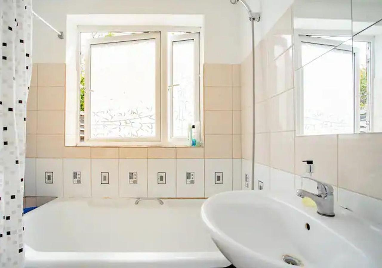 Homestay Near Tottenham Hotspur Stadium London Eksteriør billede